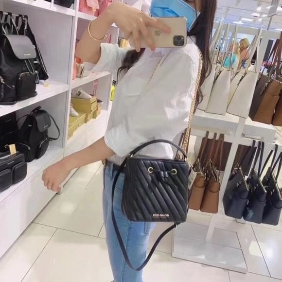 MK Suri Small Bucket Crossbody Quilted Black Gold - Picture 5 of 5